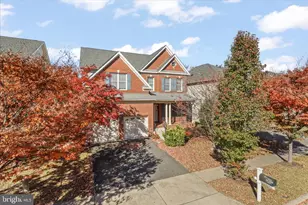 25209 Eisenhower Dr, Chantilly, VA 20152 - Photo 1