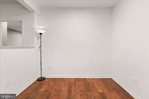 25209 Eisenhower Dr, Chantilly, VA 20152 - Photo 22