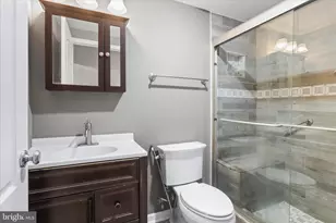 25209 Eisenhower Dr, Chantilly, VA 20152 - Photo 24