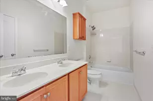 25209 Eisenhower Dr, Chantilly, VA 20152 - Photo 14