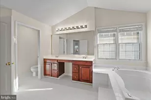 25413 Bradshaw Dr, Chantilly, VA 20152 - Photo 34