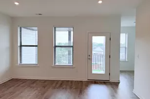 20977 Bluebird Sq, Sterling, VA 20165 - Photo 8