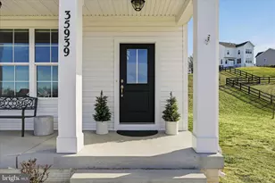 35939 Fieldside Wy, Round Hill, VA 20141 - Photo 2