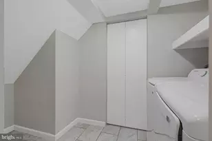 203 Greenfield Ct, Sterling, VA 20164 - Photo 32