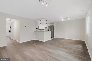 203 Greenfield Ct, Sterling, VA 20164 - Photo 8