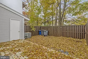 203 Greenfield Ct, Sterling, VA 20164 - Photo 34