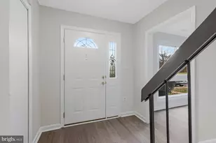 203 Greenfield Ct, Sterling, VA 20164 - Photo 6