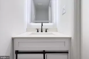 920 Windsor Ct, Sterling, VA 20164 - Photo 10