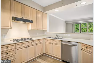 19350 Magnolia Grove Square #303, Leesburg, VA 20176 - Photo 8