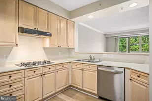 19350 Magnolia Grove Square, Leesburg, VA 20176 - Photo 8