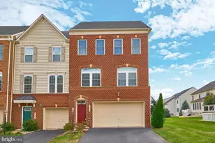 21276 Hyrst Grove Terrace, Ashburn, VA 20147 - Photo 2