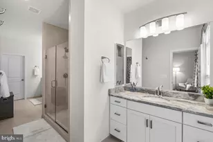 23049 Cottonwillow Sq, Brambleton, VA 20148 - Photo 36