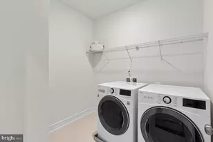 23049 Cottonwillow Sq, Brambleton, VA 20148 - Photo 46