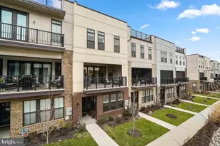 23049 Cottonwillow Sq, Brambleton, VA 20148 - Photo 4