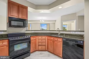 19355 Cypress Ridge Terrace, Leesburg, VA 20176 - Photo 12