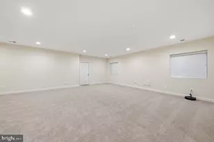 22912 Bubbling Brook Dr, Brambleton, VA 20148 - Photo 34