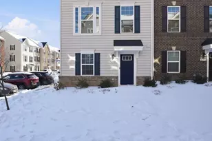 42538 Tiber Falls Sq, Sterling, VA 20166 - Photo 2