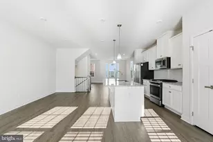 42538 Tiber Falls Sq, Sterling, VA 20166 - Photo 8