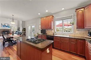 43387 La Belle Pl, Ashburn, VA 20147 - Photo 32