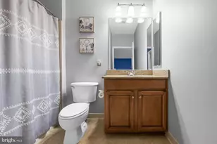 24701 Byrne Meadow Square, Aldie, VA 20105 - Photo 18