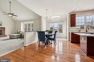 25429 Carrington Dr, Chantilly, VA 20152 - Photo 14