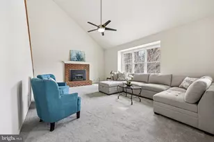 25429 Carrington Dr, Chantilly, VA 20152 - Photo 16