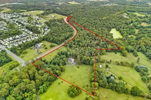22011 Beaverdam Dr, Ashburn, VA 20148 - Photo 4