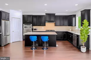 23718 Sailfish Square, Brambleton, VA 20148 - Photo 8