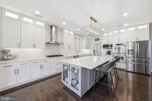 22773 Highcrest Cir, Brambleton, VA 20148 - Photo 2