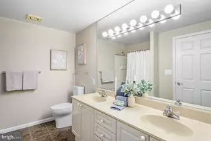 19375 Cypress Ridge Terrace, Leesburg, VA 20176 - Photo 26