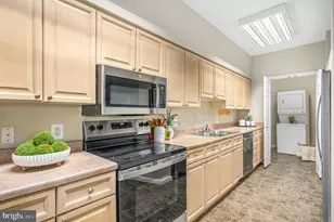 19375 Cypress Ridge Terrace, Leesburg, VA 20176 - Photo 18