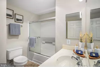19375 Cypress Ridge Terrace #114, Leesburg, VA 20176 - Photo 30