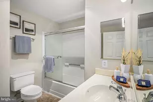 19375 Cypress Ridge Terrace, Leesburg, VA 20176 - Photo 30