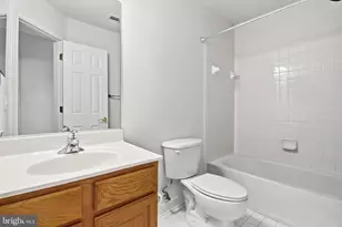 21770 Ladyslipper Sq, Ashburn, VA 20147 - Photo 16