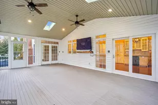 20338 Cliftons Point St, Potomac Falls, VA 20165 - Photo 22