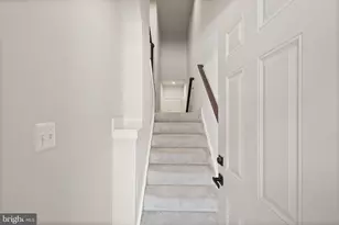 24125 Newtonmore Ter, Sterling, VA 20166 - Photo 4