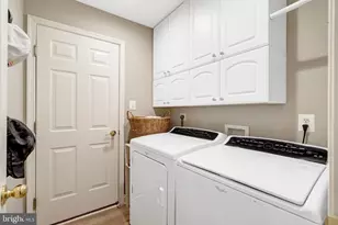 43372 Burke Dale St, Chantilly, VA 20152 - Photo 24
