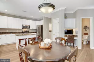 43372 Burke Dale St, Chantilly, VA 20152 - Photo 16