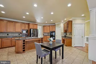 25730 S S Village Dr, Chantilly, VA 20152 - Photo 12