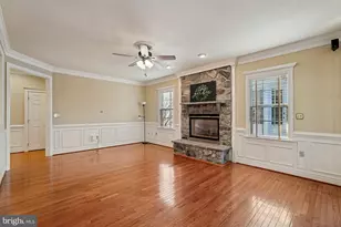 25730 S S Village Dr, Chantilly, VA 20152 - Photo 16