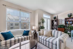 42967 Astell St, Chantilly, VA 20152 - Photo 4