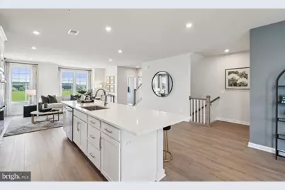 1047 Inferno Terrace SE, Leesburg, VA 20175 - Photo 4