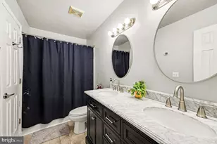 122 Carnaby Way NE, Leesburg, VA 20176 - Photo 8