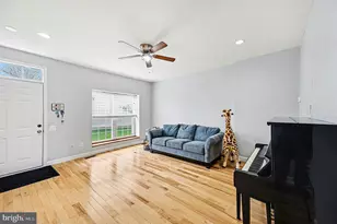 122 Carnaby Way NE, Leesburg, VA 20176 - Photo 2