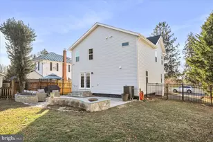 408 Blue Ridge Ave NE, Leesburg, VA 20176 - Photo 10