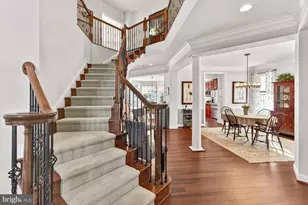 21374 Fairhunt Dr, Ashburn, VA 20148 - Photo 2