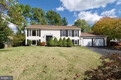 10217 McKean Court, Great Falls, VA 22066 - Photo 2