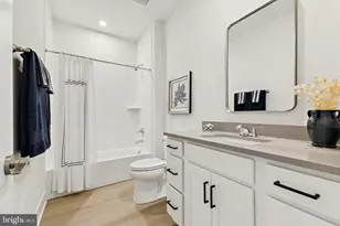 44490 Coalport Ter, Ashburn, VA 20147 - Photo 4