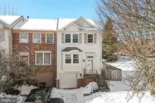 21799 Leatherleaf Cir, Sterling, VA 20164 - Photo 1