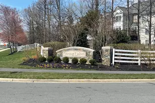 18544 Pineview Square, Leesburg, VA 20176 - Photo 38